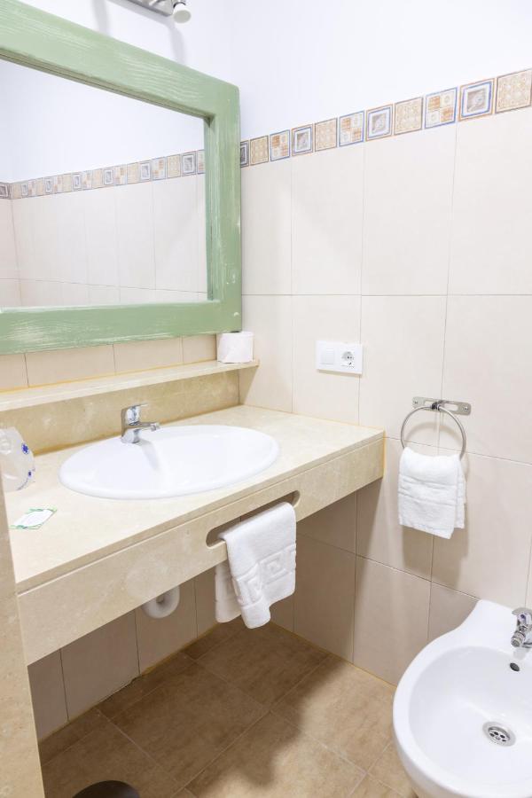 Hotel Marhava Conil De La Frontera Buitenkant foto